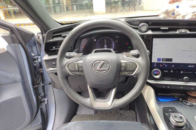 Used Lexus RZ 2023 450e All-Wheel-Drive Luxury Edition Steering Wheel