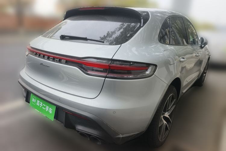 Used Porsche Macan 2024 Macan 2.0T Rear Right 45 Deg