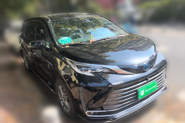 Used Toyota SIENNA 2021 2.5L Hybrid Luxury Edition Front Right 45 Deg