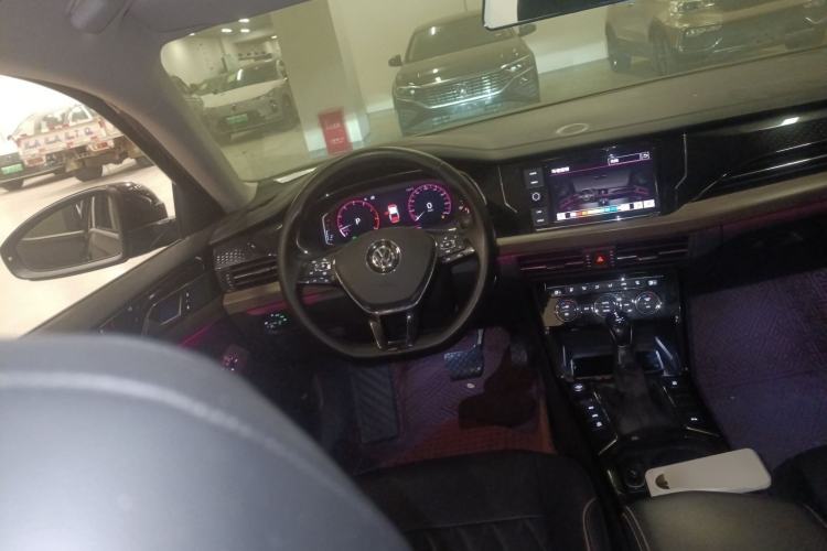 Used Volkswagen Passat 2019 330TSI Luxury Edition China VI Standard Steering Wheel