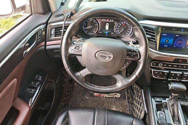 Used GAC Trumpchi GS8 2017 320T Two-Wheel Drive Luxury Smart Connectivity Version (7 Seats)