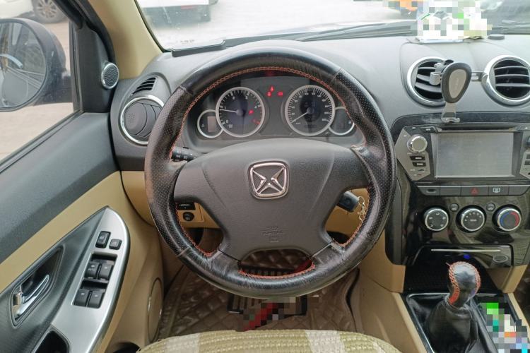 Used JMC Yusheng S350 2012 2.4T Two-Wheel Drive Luxury 7-Seater
