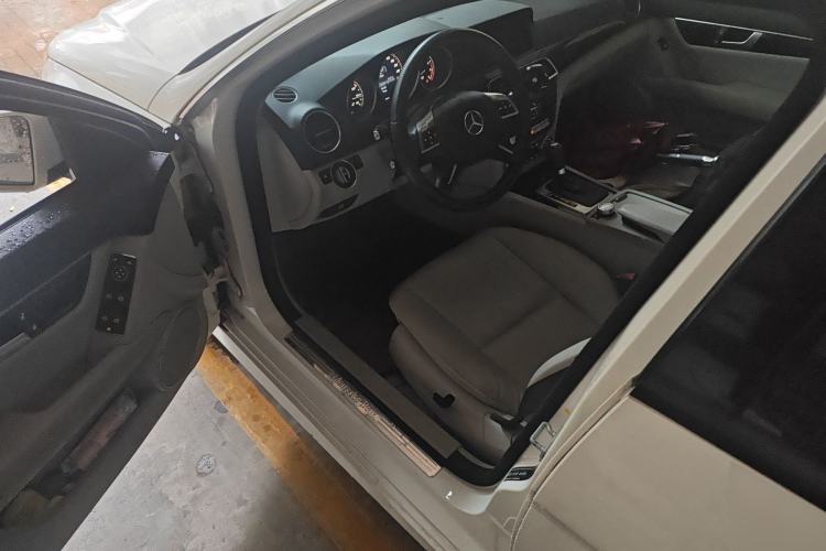 Used Mercedes-Benz C-Class 2013 C 180 Classic Grand Edition Driver Seat