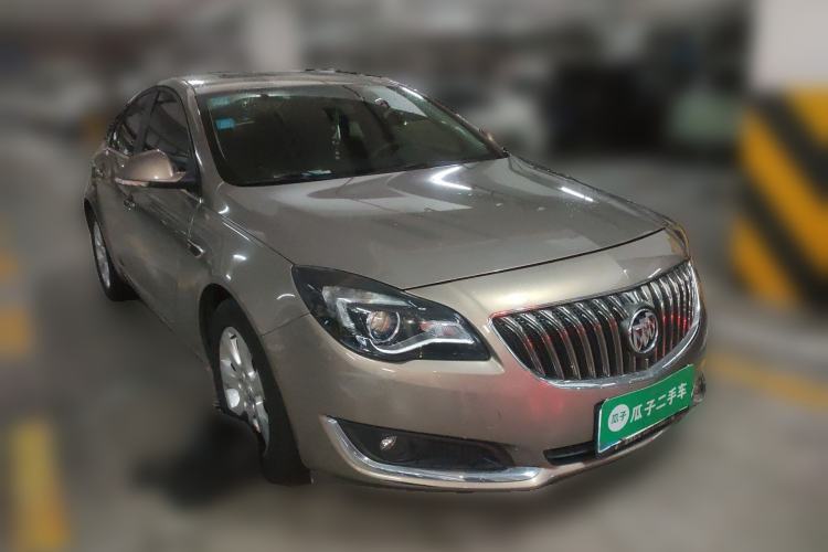 Used Buick Regal 2015 1.6T Leading Technology Model Front Right 45 Deg