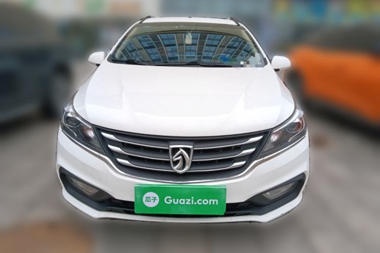 Used Baojun 310W 2017 1.5L Manual Comfort Version China VI Emission Standard
