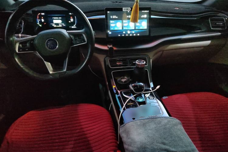 Used BYD Qin PLUS 2023 Champion Edition DM-i 120KM Leading Model Center Console