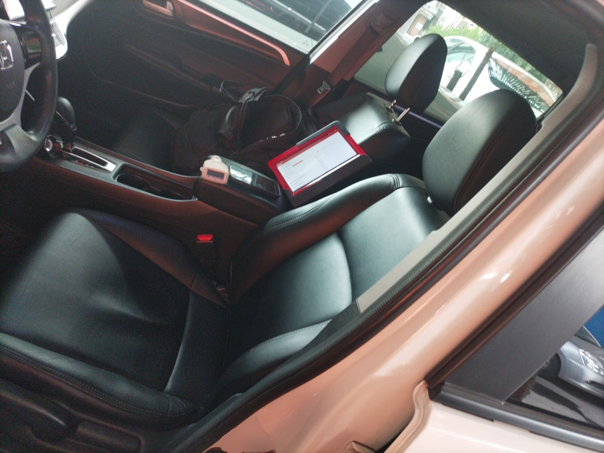 Переднее сиденье в автомобиле