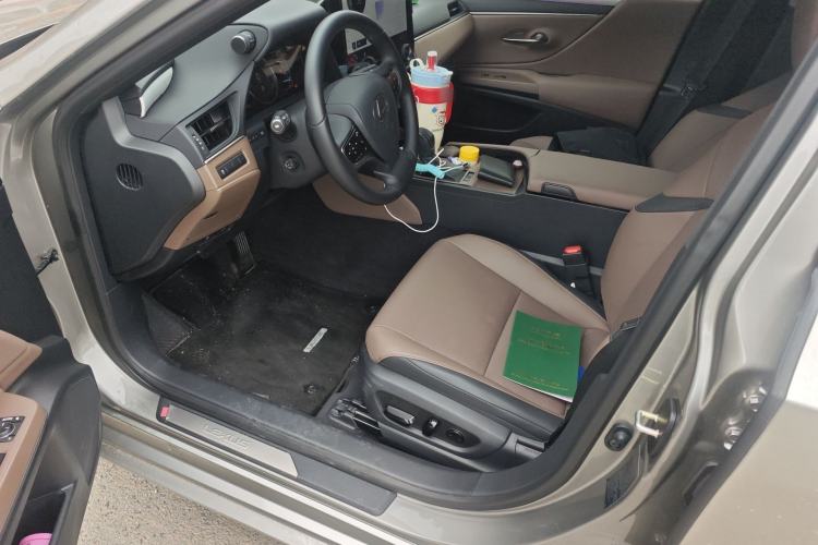 Used Lexus ES 2025 200 Premium Edition Driver Seat