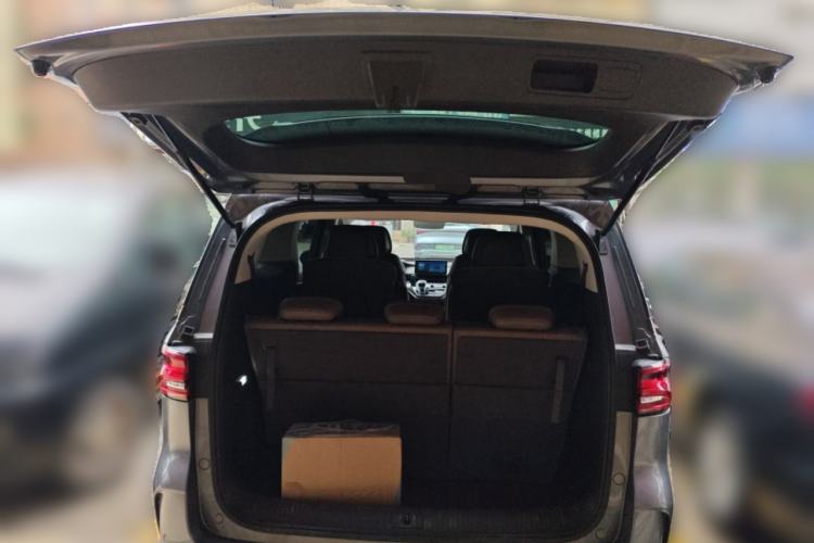 Used Roewe iMAX8 New Energy 2022 Silver Edition Trunk