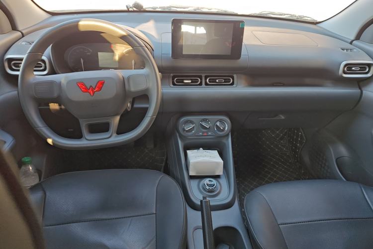 Used Wuling Hongguang New Energy 2025 Extended-Range Hybrid 50 km Standard Version