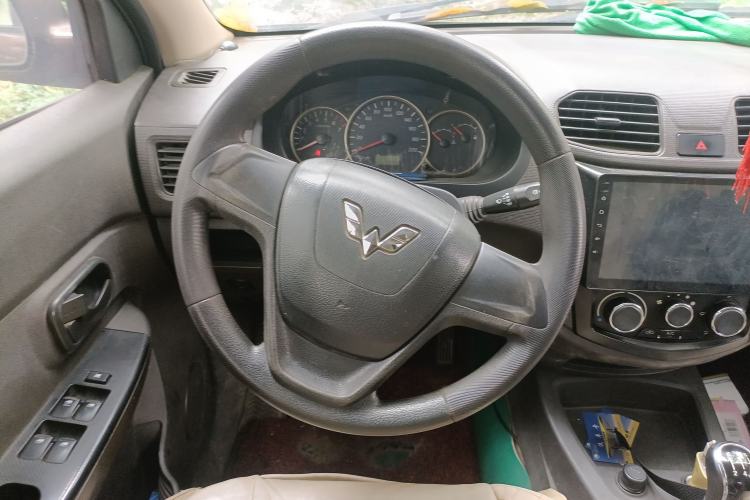 Used Wuling Hongguang 2014 1.5L S Standard Version