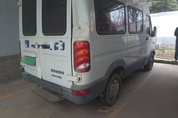 Used Iveco Power Daily 2013 2.5T-A37 Dual-Purpose Low-Roof Van
