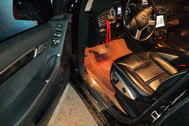 Used Mercedes-Benz R-Class 2017 R 320 4MATIC Business Edition Prestige Model Driver Seat