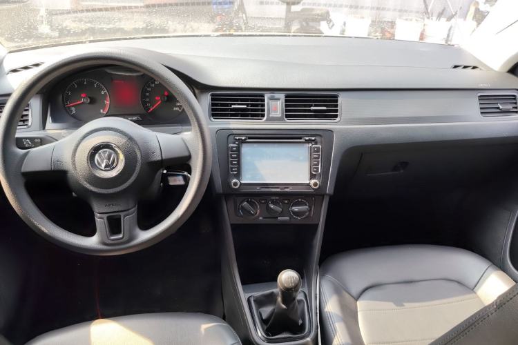 Used Volkswagen Santana 2015 1.4L Manual Fashion Edition
