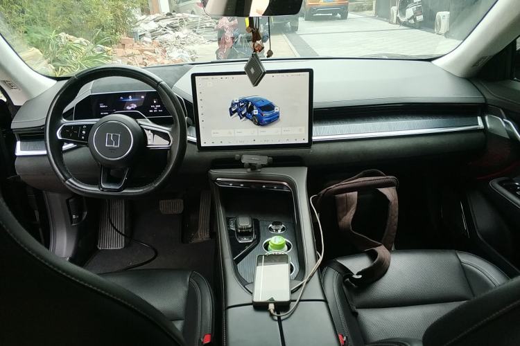 Used Zeekr 001 2022 Long-Range Dual-Motor WE Edition Center Console