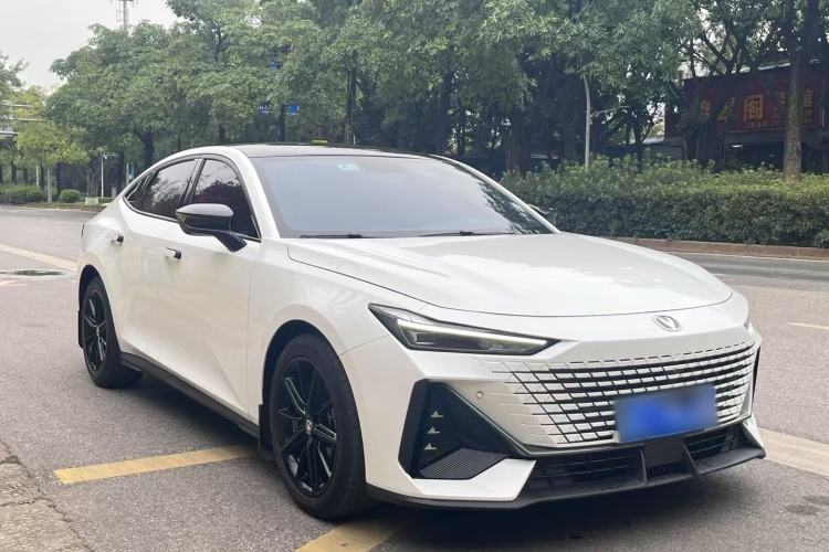 Used CHANGAN UNI-V 2022 1.5T Prestige Version Exterior 5