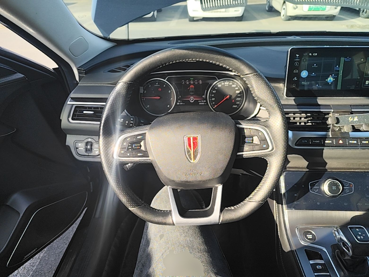Hongqi H5 2022 Classic Model Facelift 1.8T Automatic Smart Connect Flagship Edition - Chinese Trim Xiang — снимка 13