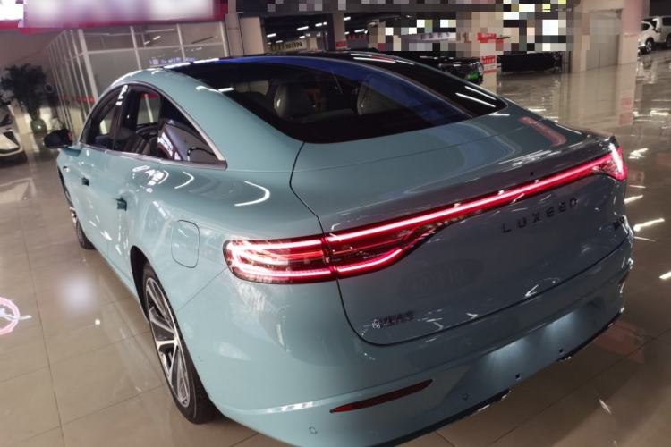 Used Hima Luxeed S7 2025 785 km Ultra