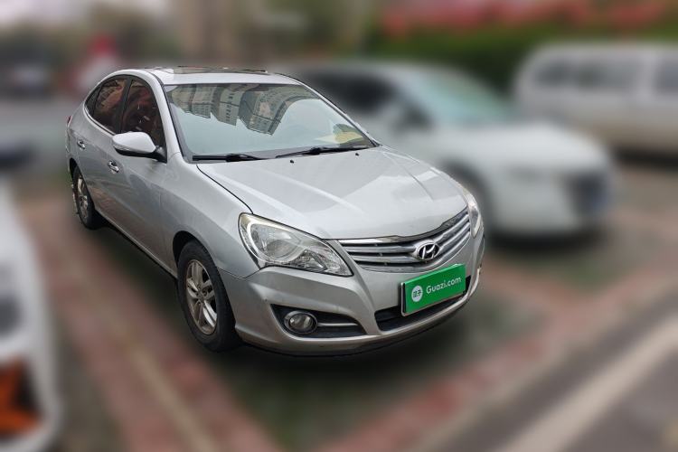 Used Hyundai Celesta 2011 1.6L Manual Luxury Model Front Right 45 Deg