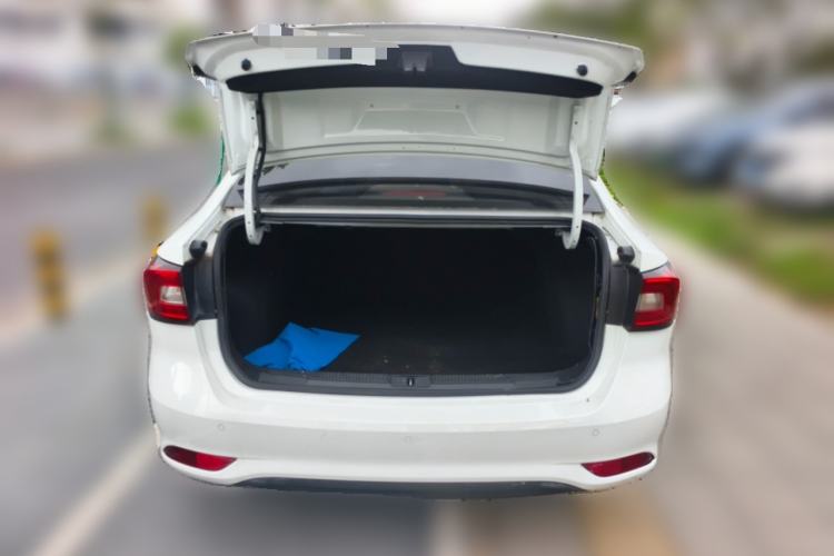 Used Roewe i5 2019 1.5L Automatic 4G Connected Langyue Edition Trunk