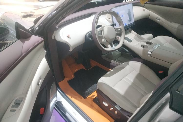 Used Xiaomi Auto YU7 2025 Ultra-Long Range Rear-Wheel Drive Version
