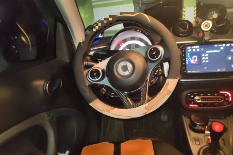 Used smart fortwo 2019 0.9T 66kW Hardtop Wind Power Edition China VI Steering Wheel