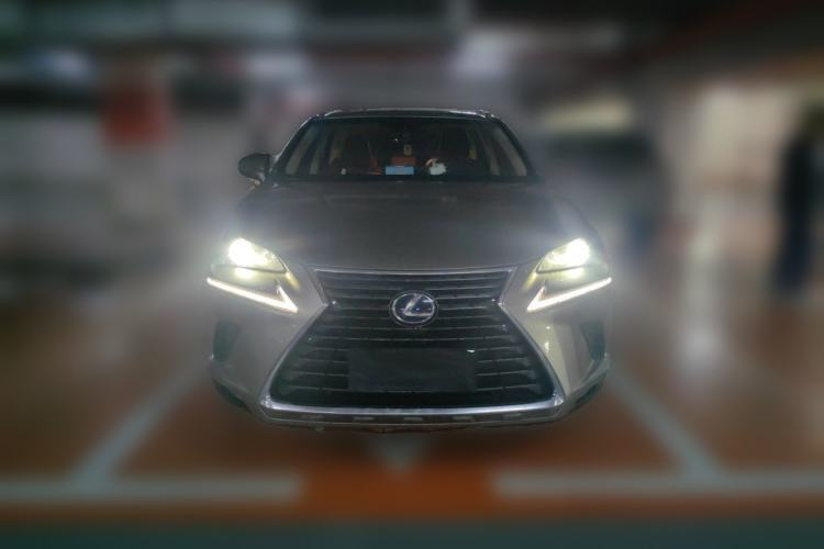 Used Lexus NX 2018 300h Front-Wheel-Drive FENGSHANG Version China V Emission Standard
