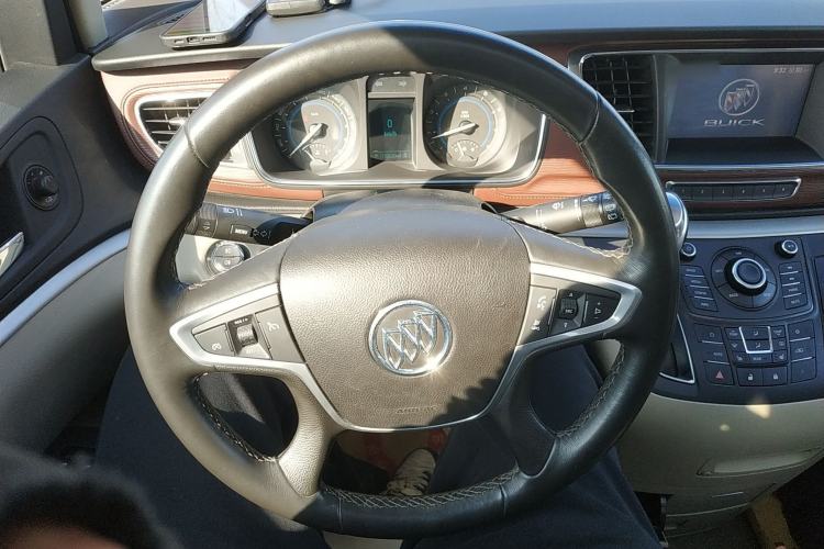 Used Buick GL8 2014 3.0L GT Luxury Business Haoya Edition