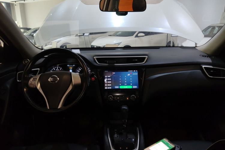 Used Nissan X-Trail 2014 2.0L CVT Comfort Edition 2WD Center Console