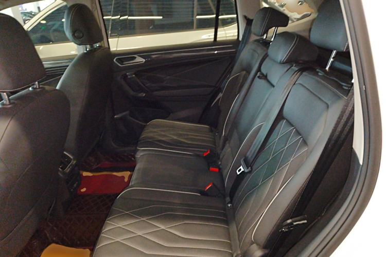 Used Volkswagen Tiguan L 2022 330TSI Automatic Two-Wheel Drive R-Line Enhanced Edition
