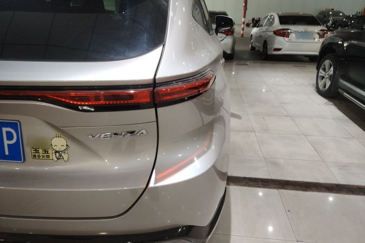 Used Toyota Venza 2023 2.0L CVT Two-Wheel Drive Luxury Edition