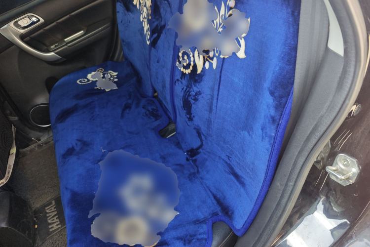 Used Haval H6 2013 Upgraded Model 2.4L Automatic Two-Wheel Drive Elite Version Left Rear Seat