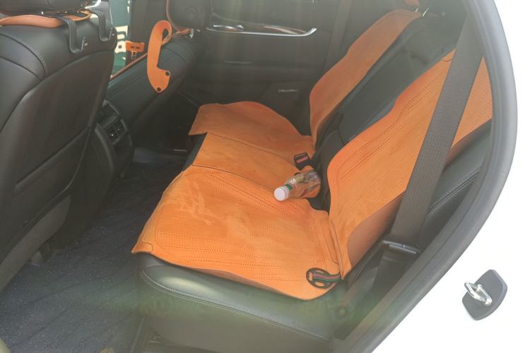 Used Cadillac XT5 2022 2.0T Two-Wheel Drive Luxury Version Left Rear Seat