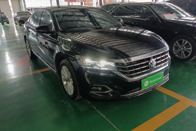 Used Volkswagen Passat 2020 Facelift 330TSI Elite Edition China VI Standard Front Right 45 Deg