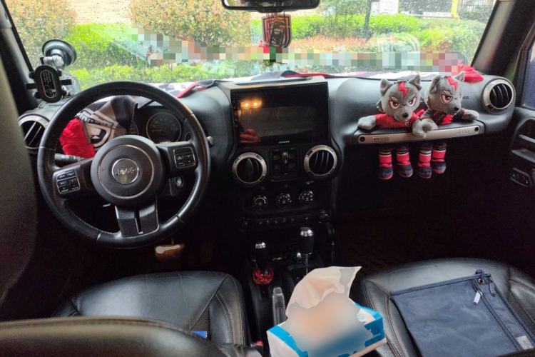 Used Jeep Wrangler 2016 3.0L Sahara 75th Anniversary Edition Center Console