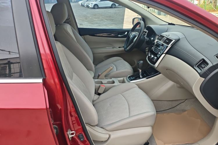 Used Nissan Tiida 2016 1.6L CVT Joyride Edition Right Front Seat