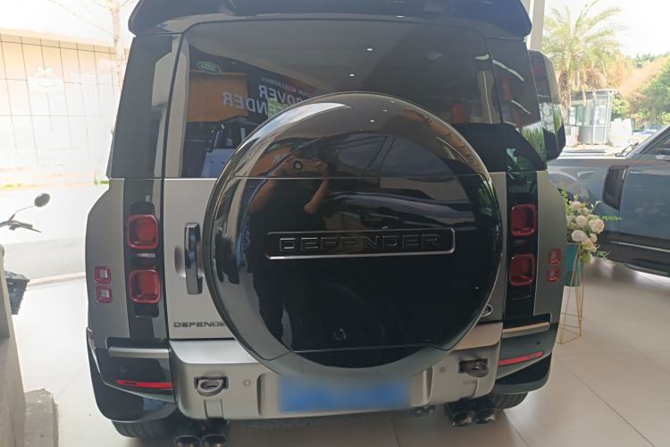 Used Land Rover Defender 2023 90 2.0T P300 X-DYNAMIC HSE
