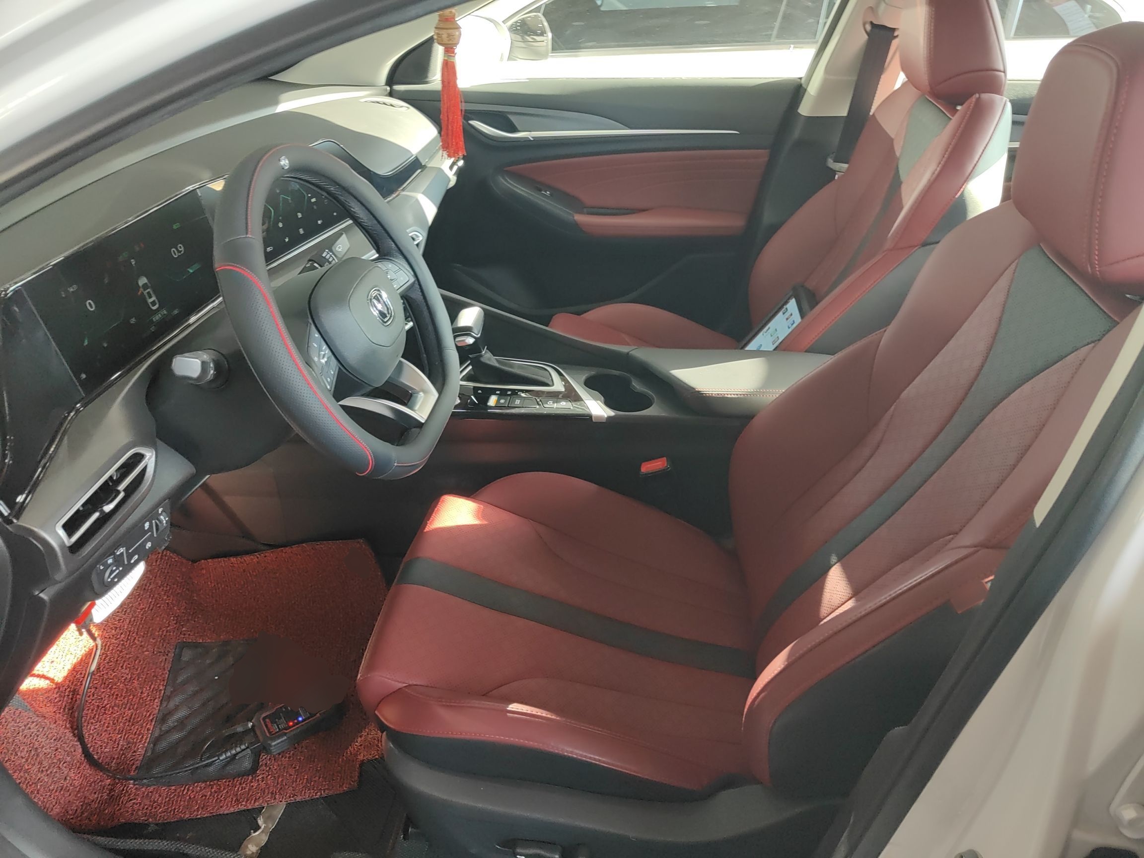 Переднее сиденье в автомобиле