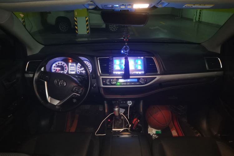Used Toyota Highlander 2018 2.0T Four-Wheel Drive Luxury Version 7 Seats China VI Standard