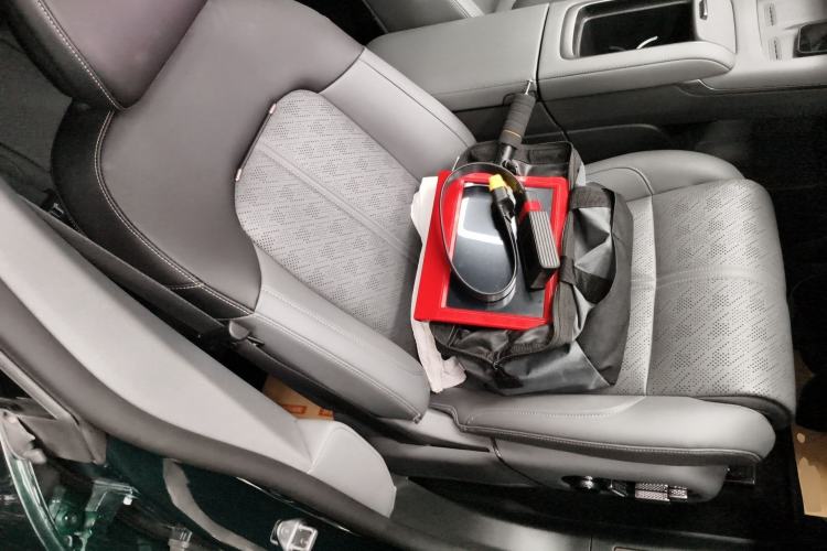 Used Zeekr 7X 2025 100 kWh Long-Range Rear-Wheel Drive with Intelligent Driving Features Right Front Seat