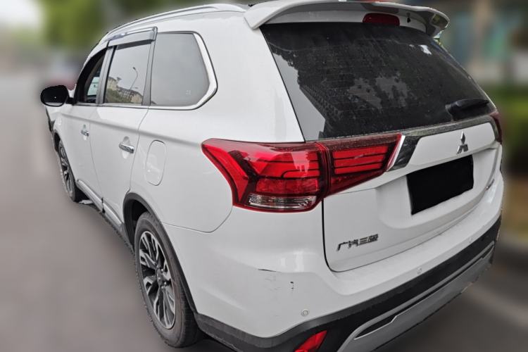 Used Mitsubishi Outlander 2020 2.4L 4x4 Zhi Xiang Edition 5 Seats Rear Left 45 Deg