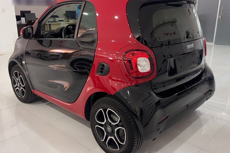 Used smart fortwo 2019 0.9T 66kW Hardtop Engine Version China VI Emission Standard
