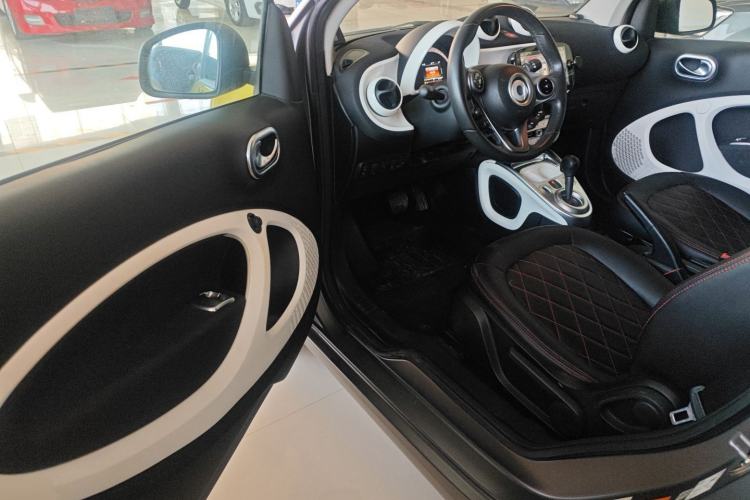 Used smart fortwo 2015 1.0L 52 kW Hardtop Passion Edition