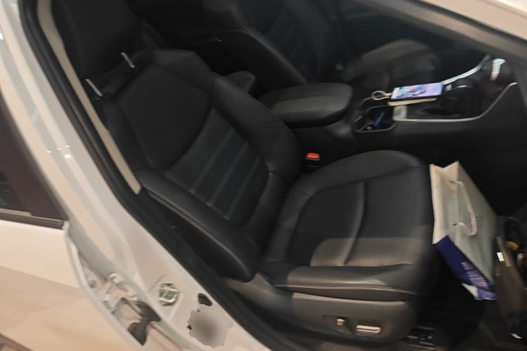 Used Toyota RAV4 2023 2.0L CVT Two-Wheel Drive Fashion Plus Edition
