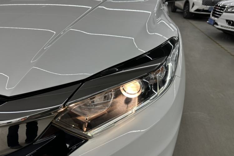 Used Honda Vezel 2022 1.5L CVT Elite Smart Edition Exterior 6