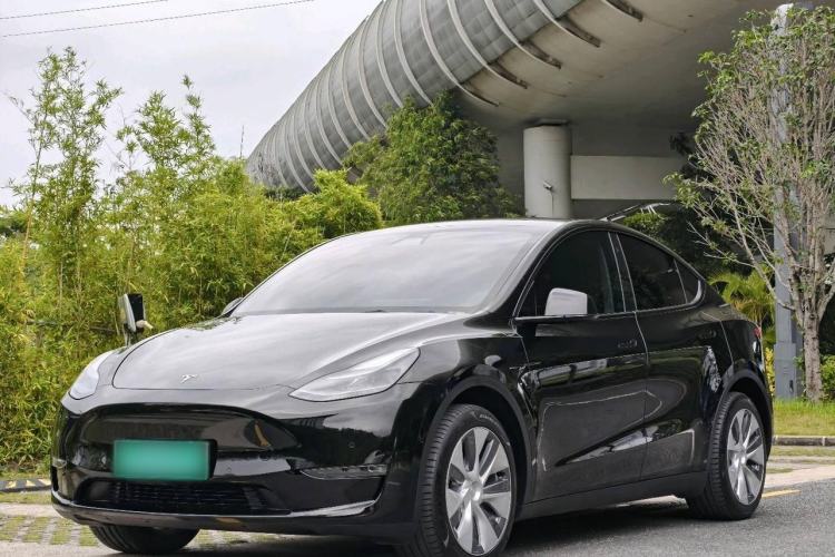 Used Tesla Model Y 2023 Long-Range All-Wheel-Drive Version