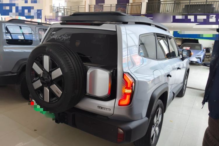 Used Deepal G318 2024 Four-Wheel-Drive Air Suspension Model Rear Right 45 Deg