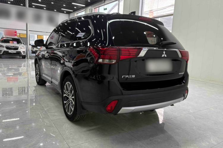 Used Mitsubishi Outlander 2018 2.0L Two-Wheel Drive Glory Edition 5 Seats Exterior 8