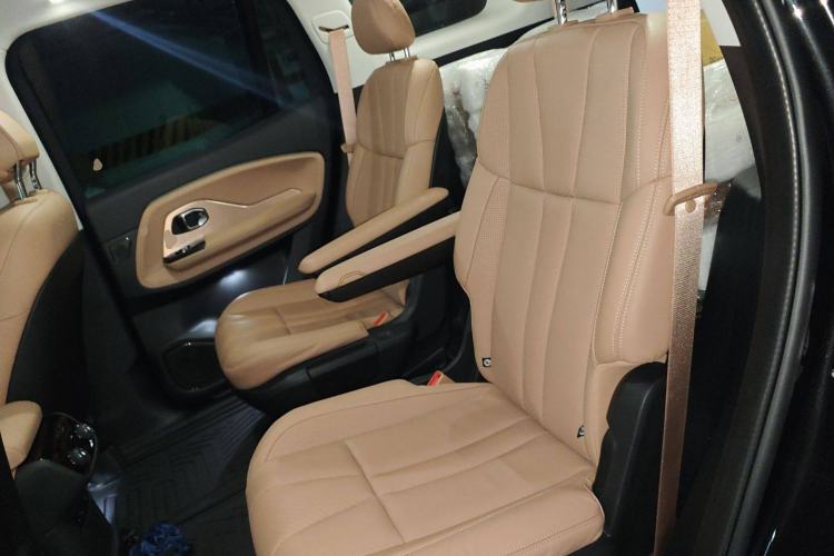 Used Nio ES8 2018 355 km Base Version 6-Seater Edition Left Rear Seat