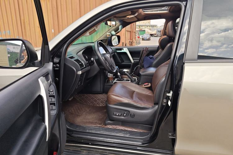 Used Toyota Prado 2019 3.5L Automatic TX-L Deluxe Edition with Rear-Mounted Spare Tire Left Front Seat